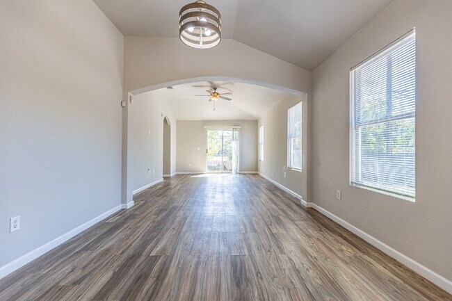 Building Photo - 9802 Vandenberg Way