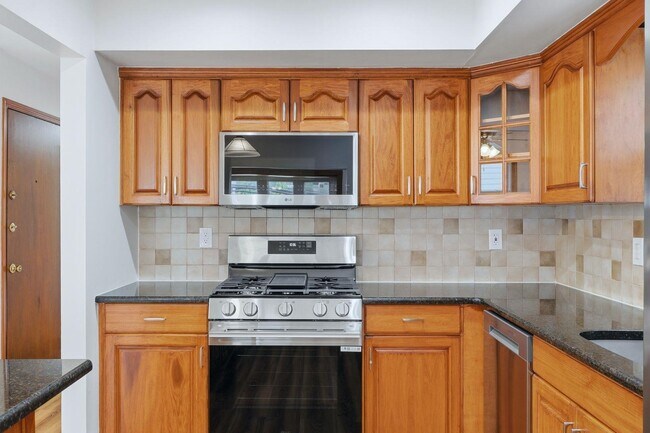 Building Photo - 1151 51st St