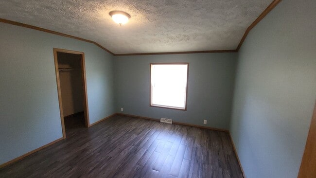 Building Photo - Bright & Spacious 3-BR Retreat on Huge Lot...