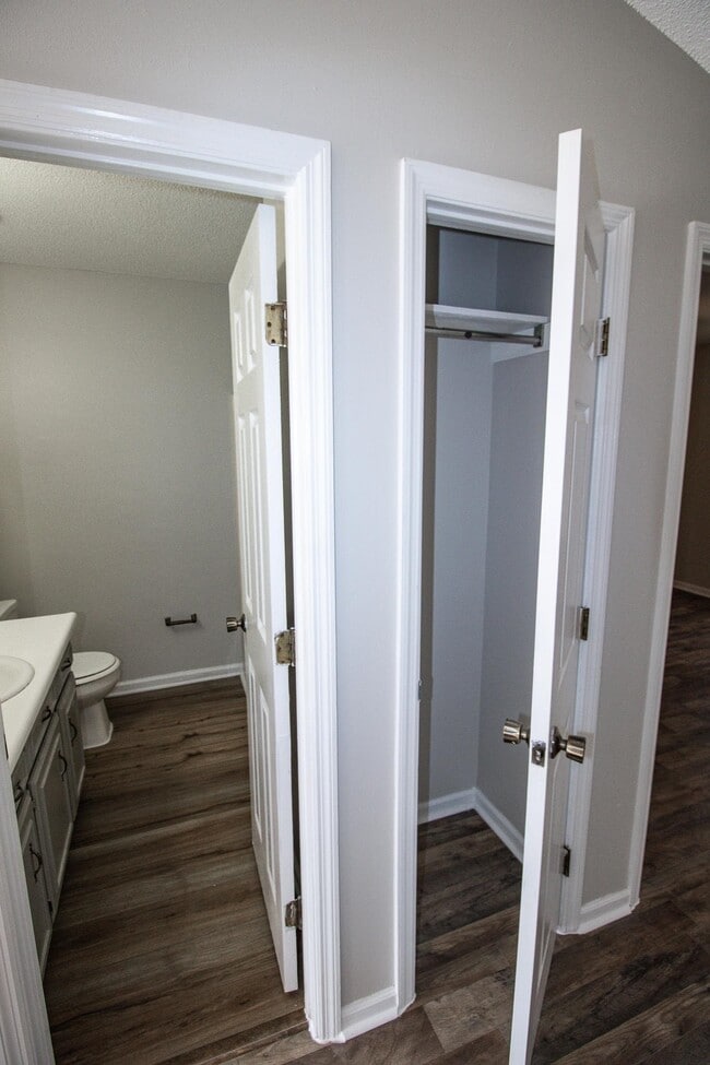 Building Photo - 140 Lanier Dr