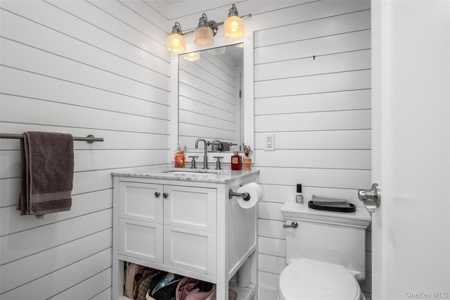 Building Photo - 185 W Park Ave