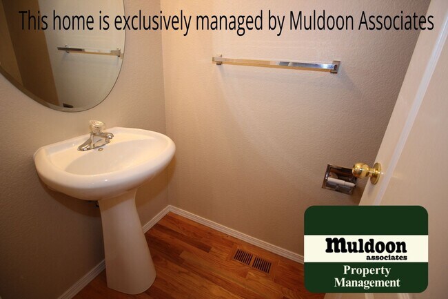 Building Photo - Beautiful 2-Story townhome in gated community