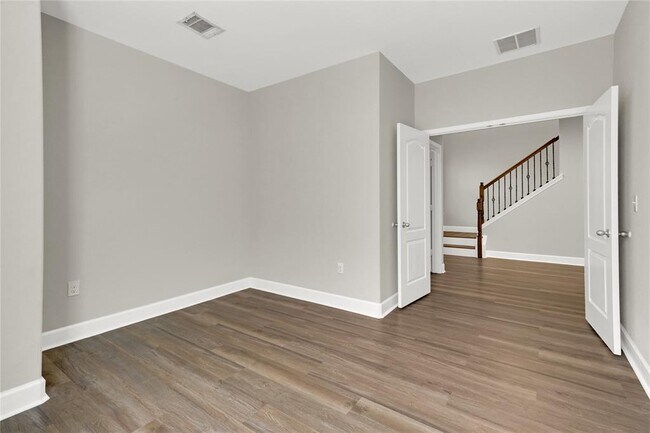 Building Photo - 900 Sawbuck Dr