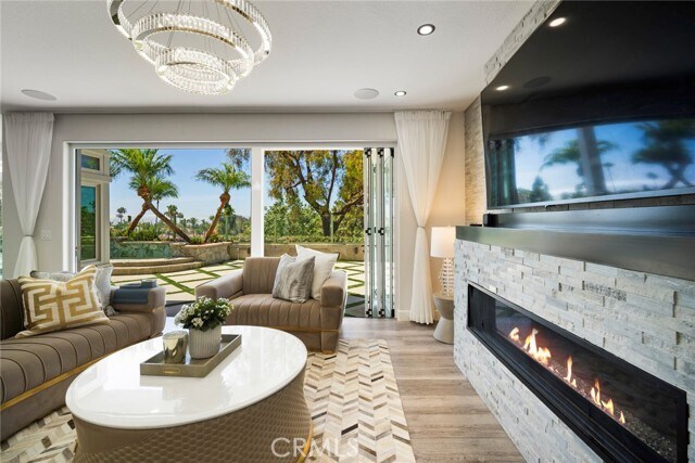 Primary Photo - 14 Glastonbury Pl