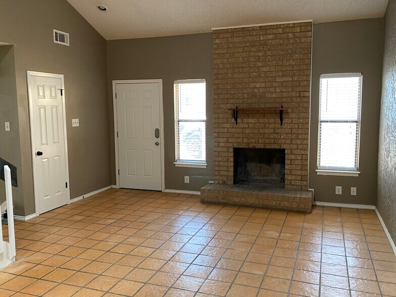Building Photo - 4528 Lanham St