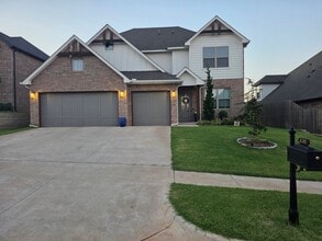 Building Photo - 8201 Jenny Ln