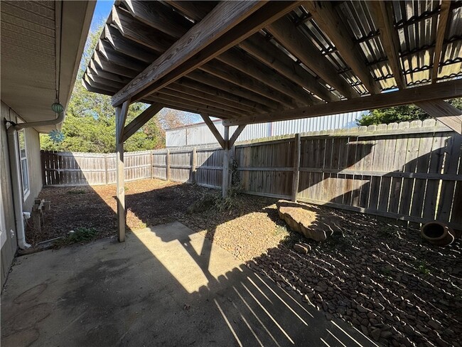 Building Photo - 20 McGee