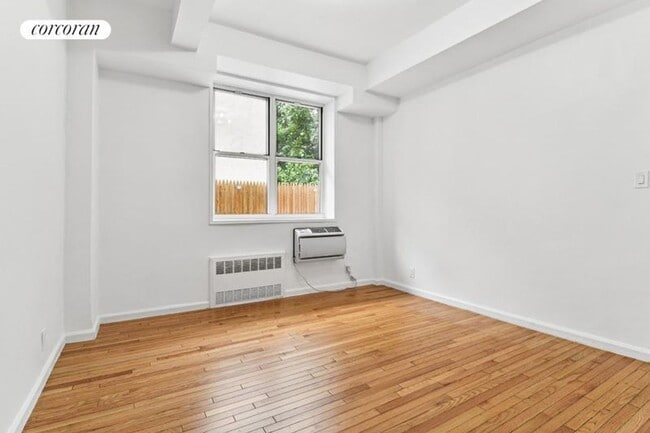 Building Photo - 401 W 56th St