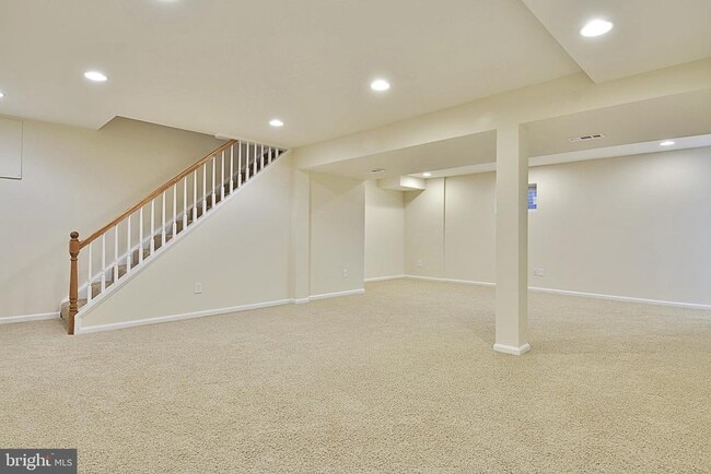 Building Photo - 10121 Donegal Ct