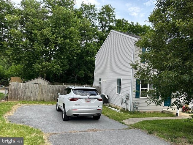 Building Photo - 241 Merrbaugh Dr