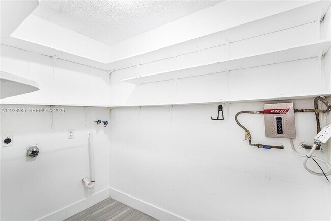 Building Photo - 1722 NW 5th St