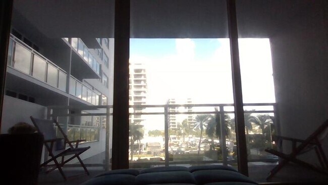 Building Photo - 2030 S Ocean Dr