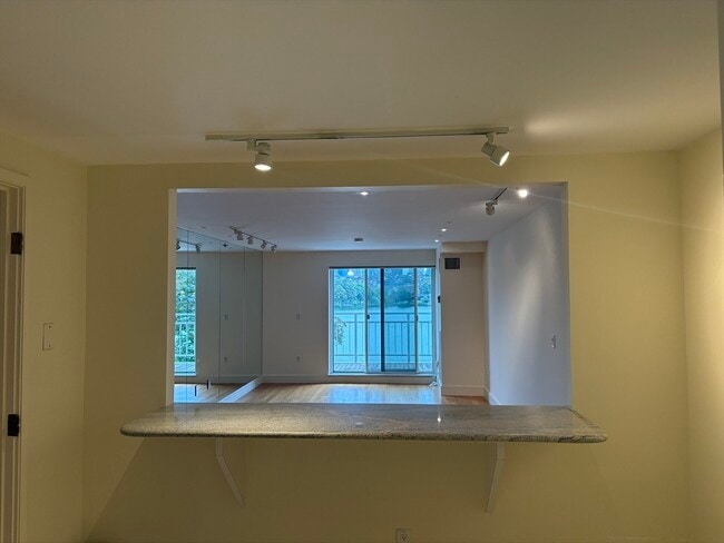 Building Photo - 83 Cambridge Pkwy