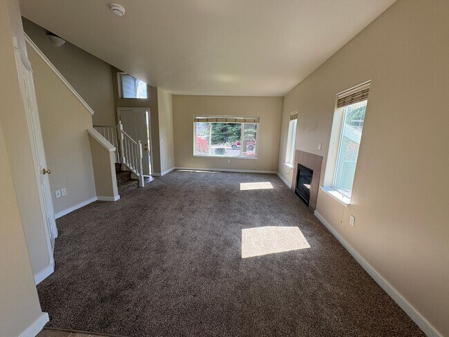 Building Photo - 2509-2509 SW Cascade Mountain Ln