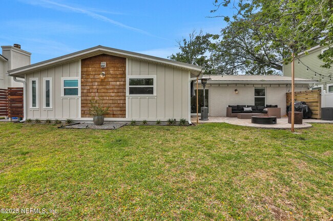 Building Photo - 4434 Coquina Dr
