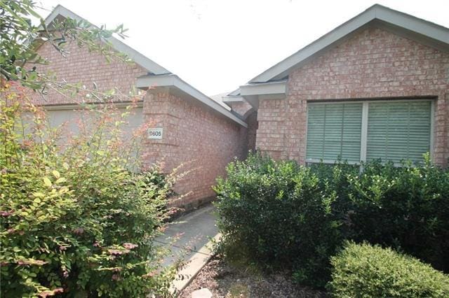 Building Photo - 9605 Zaharias Dr