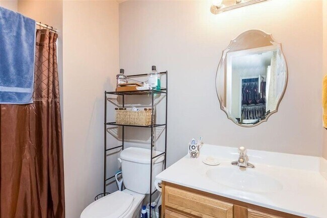 Building Photo - 1107 Shackleton Rd