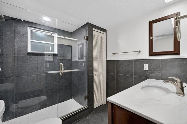 Building Photo - 5883 Darren Ct