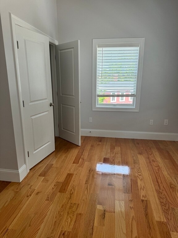 Building Photo - 804 Waverly St