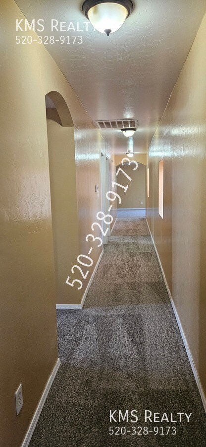 Building Photo - 3536 E Blacklidge Dr