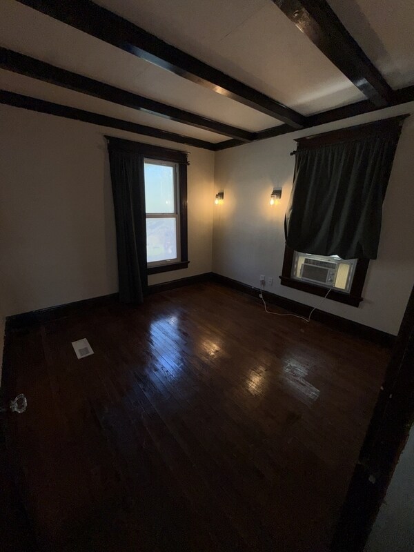 Building Photo - 307 White Ave