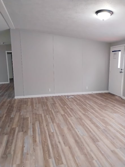 Building Photo - 138 Rainbow Dr