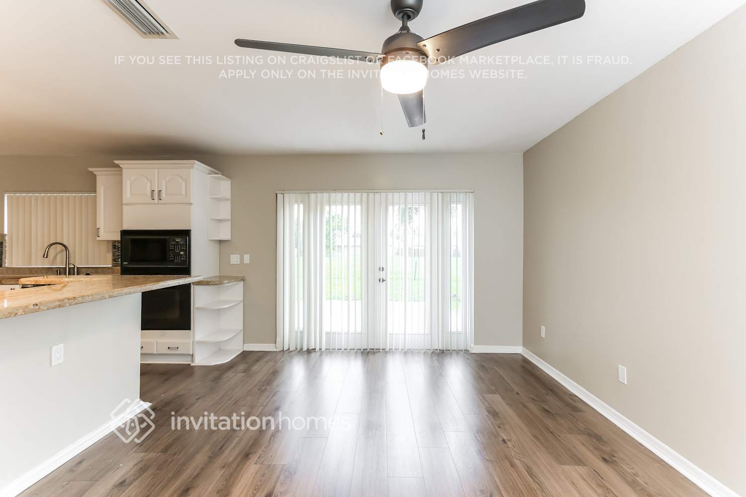 Building Photo - 631 Royal Palm Way