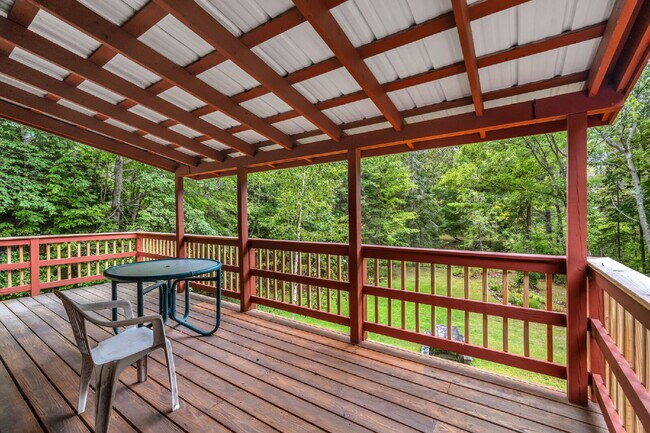 Building Photo - Mid-Century Cool Meets Maine Serenity Design. Privacy. Location. This one has it all.