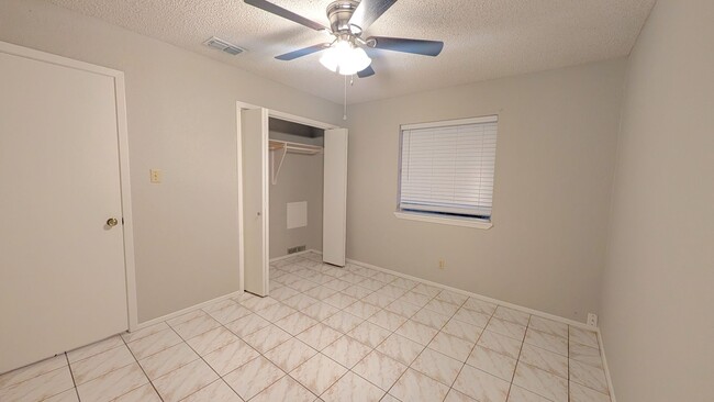 Building Photo - 5913 Sunrise Blvd