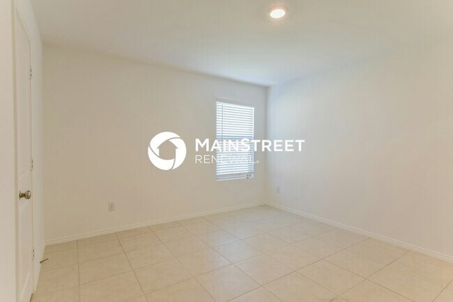 Building Photo - 3 Bedroom Pet-Friendly Home in Fort Worth, TX with Main Street Renewal