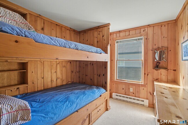 Building Photo - 217 W Shore Ave