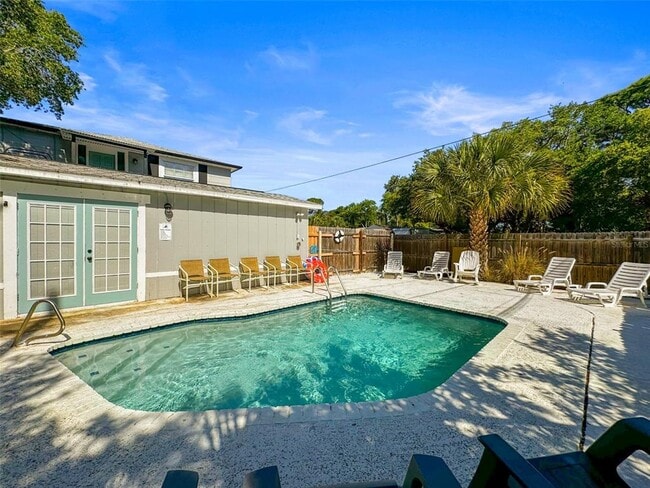 Building Photo - 3631 Park St N