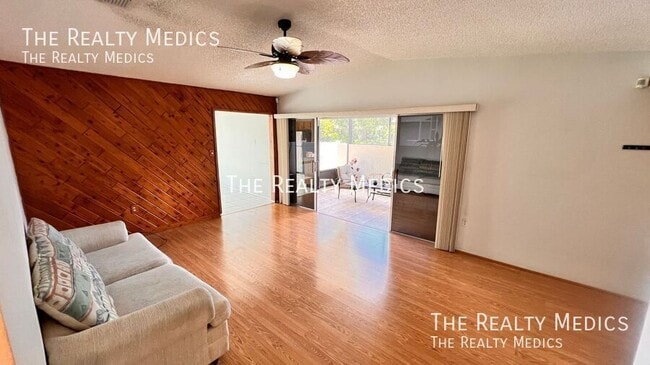 Building Photo - 999 Mancha Real Dr