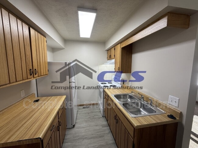 Building Photo - 1724 E Morgan Dr