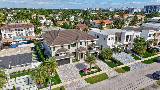 Building Photo - 785 NE 70th St