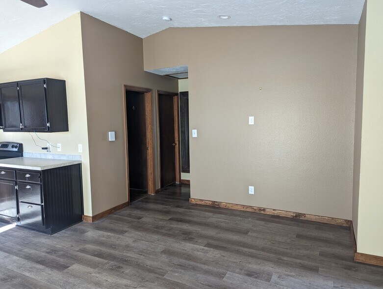 Building Photo - 120 Wisp Creek Dr