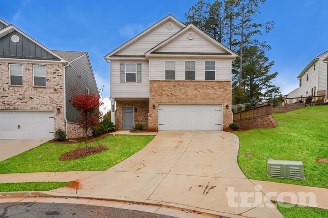 Building Photo - 2858 McKenzie Dr