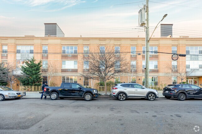 Building Photo - Manzione Red Hook Co-ops