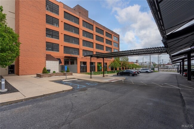 Building Photo - 4100 Forest Park Ave