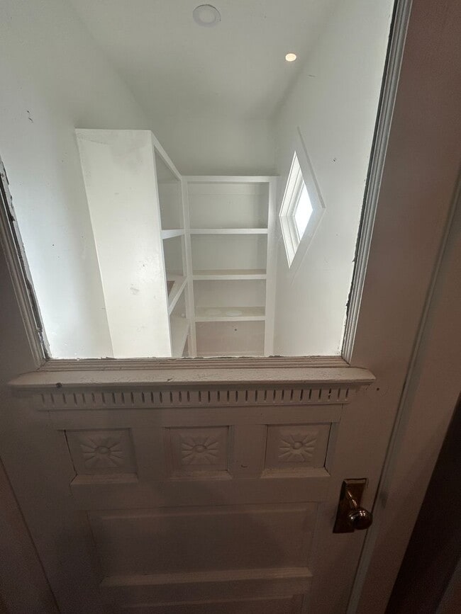 Building Photo - 839 Locust St