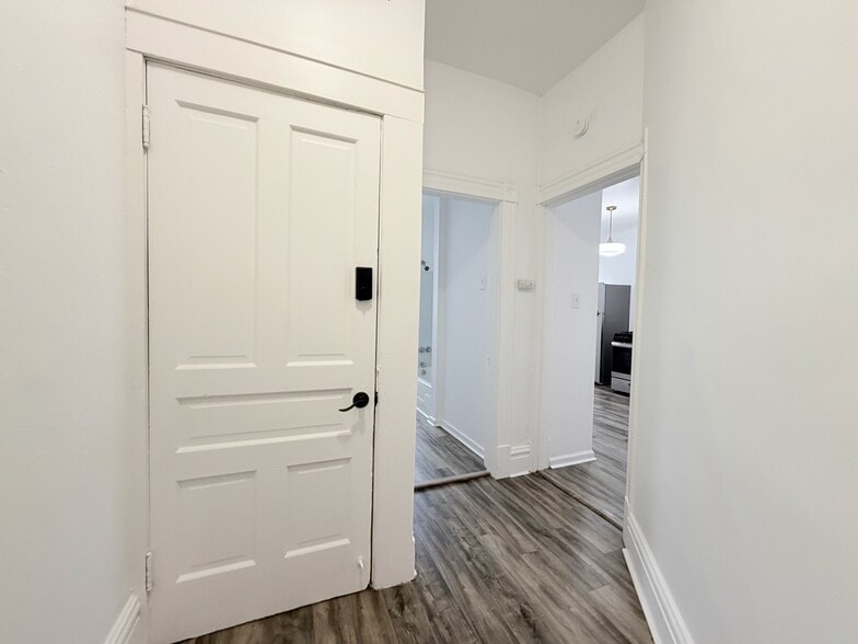 Building Photo - 3452 Alberta St