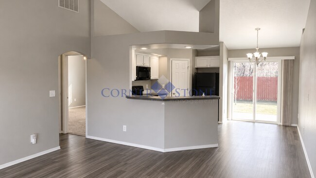 Building Photo - Wonderful Home Next to Nampa's Greenbelt!