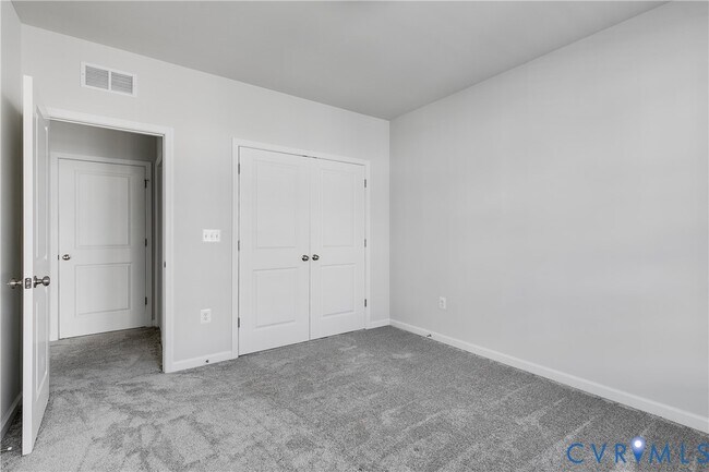 Building Photo - 713 McCormick Farm Dr