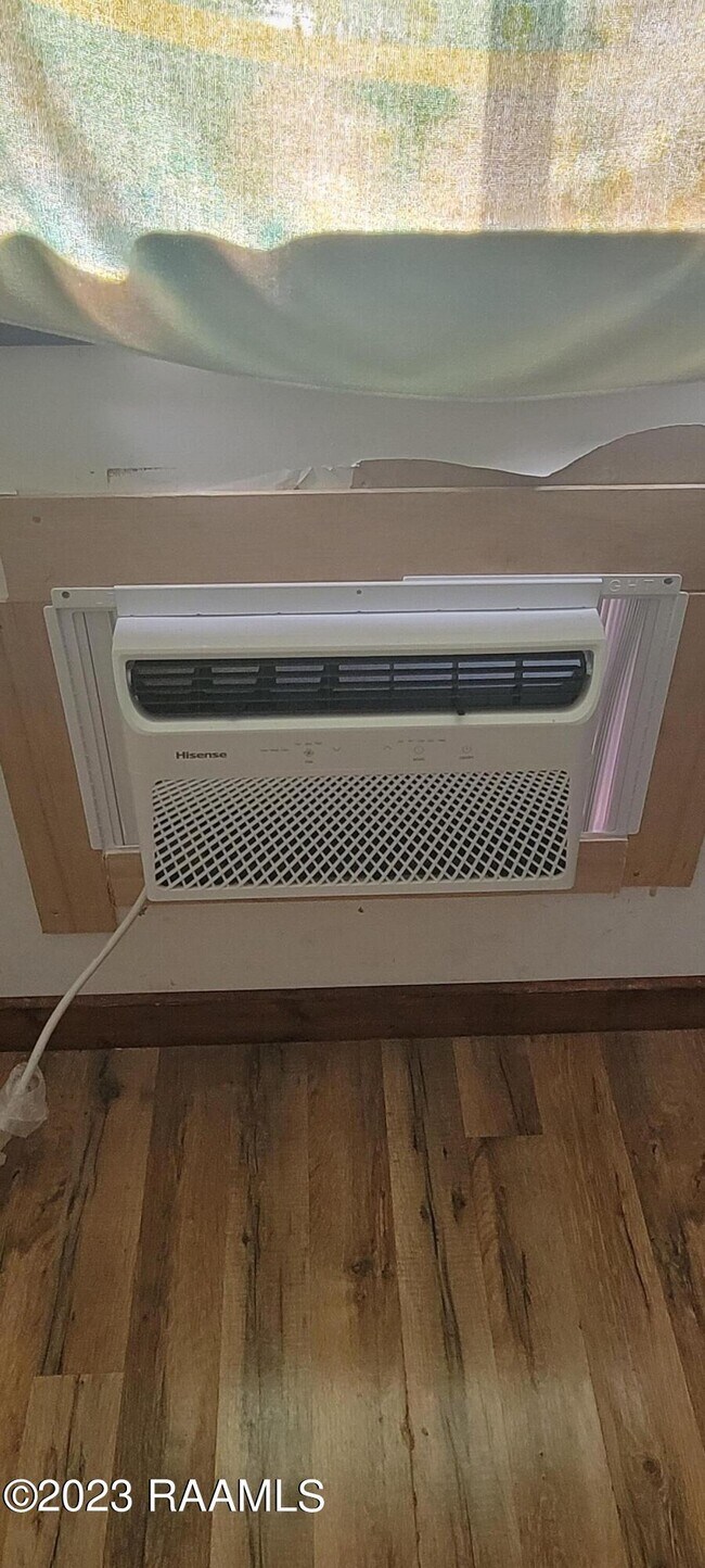 Building Photo - 232 Hulin St