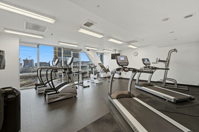 Building Photo - 510 W Erie St