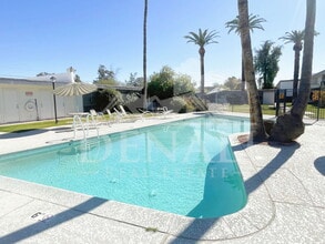 Building Photo - 3242 E Camelback Rd