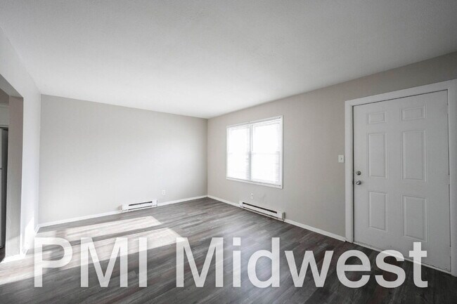 Building Photo - "Cozy 2-Bed Oasis in New Palestine with 800 Sq Ft of Comfort!"