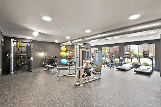 Building Photo - 701 N Henry St