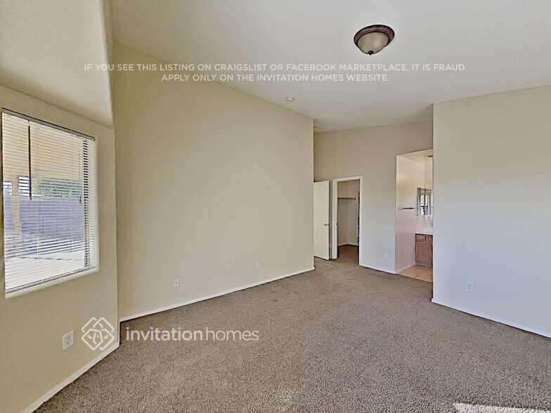 Building Photo - 5421 W Grove St