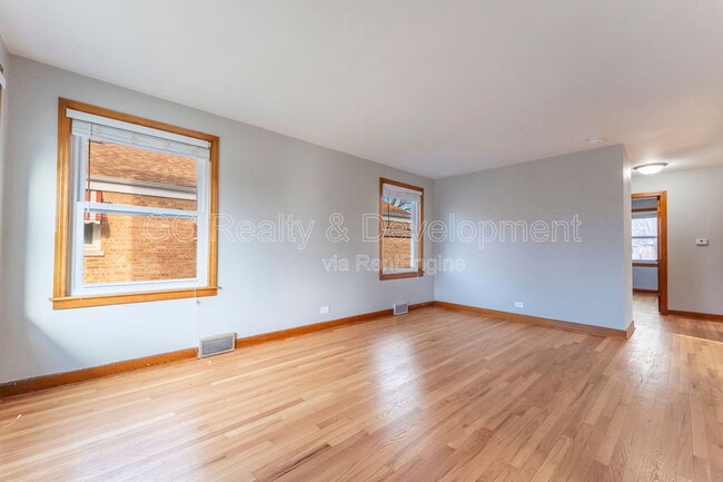 Building Photo - 301 Bohland Ave